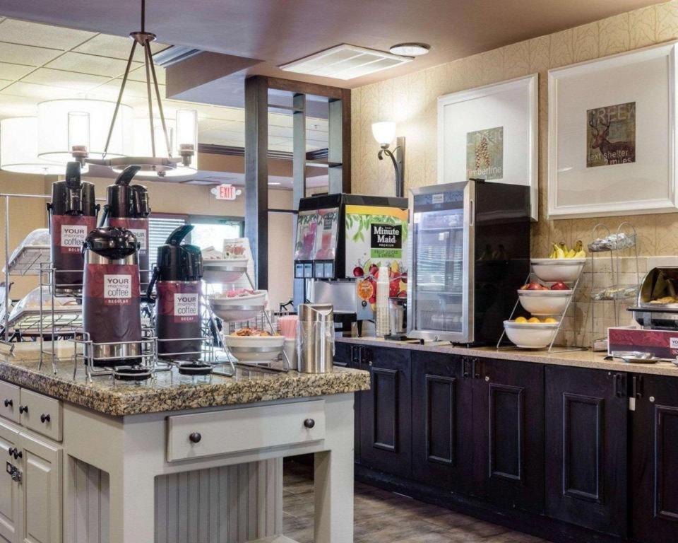 Comfort Suites Starkville Kültér fotó