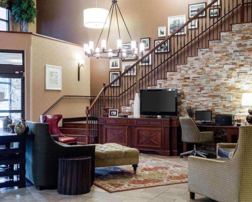 Comfort Suites Starkville Kültér fotó