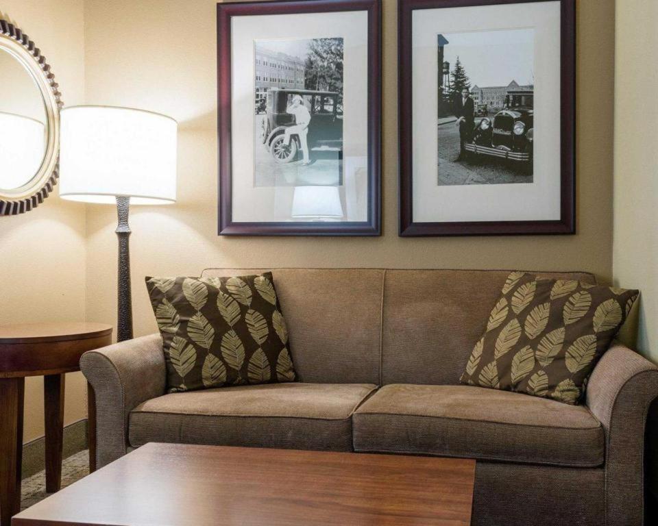 Comfort Suites Starkville Kültér fotó