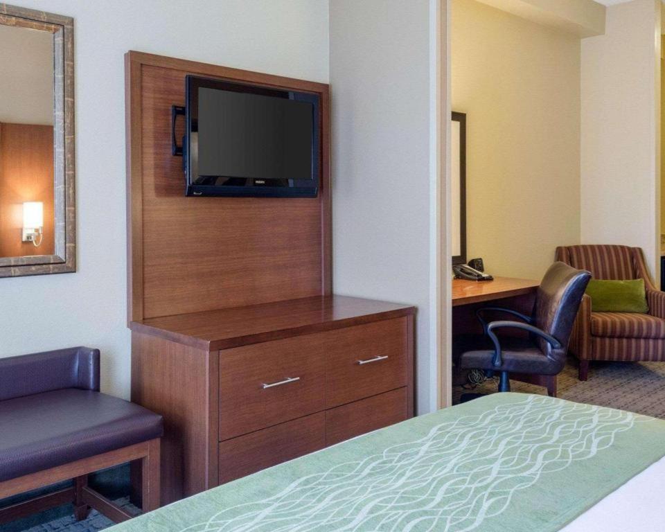 Comfort Suites Starkville Kültér fotó