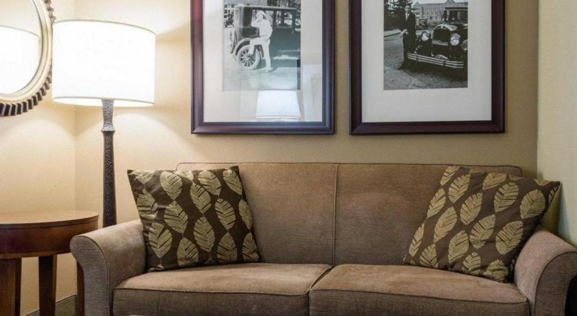 Comfort Suites Starkville Kültér fotó